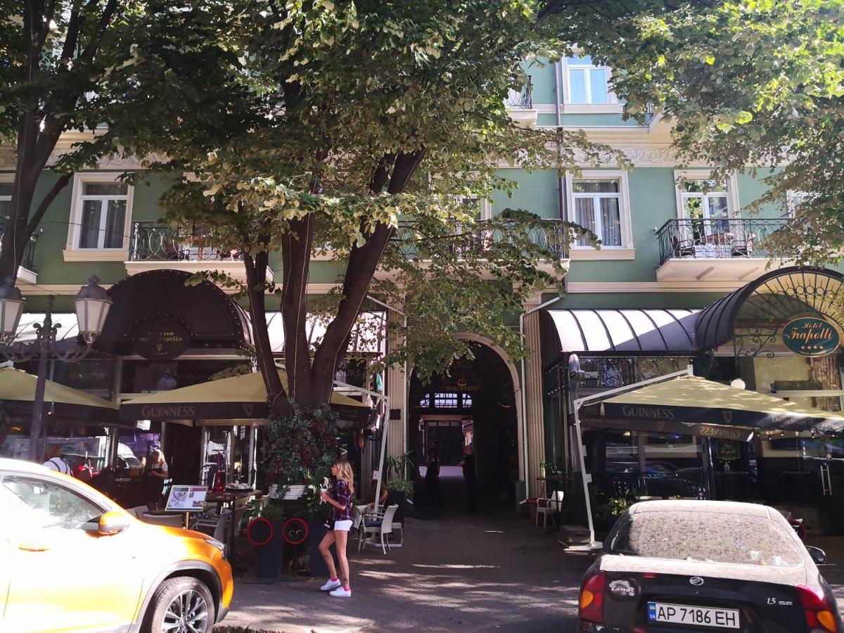 Затишні Апартаменти, Вулиця Дерибасівська, 13 Odesa Exterior photo
