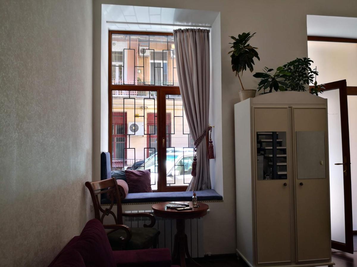 Затишні Апартаменти, Вулиця Дерибасівська, 13 Odesa Exterior photo