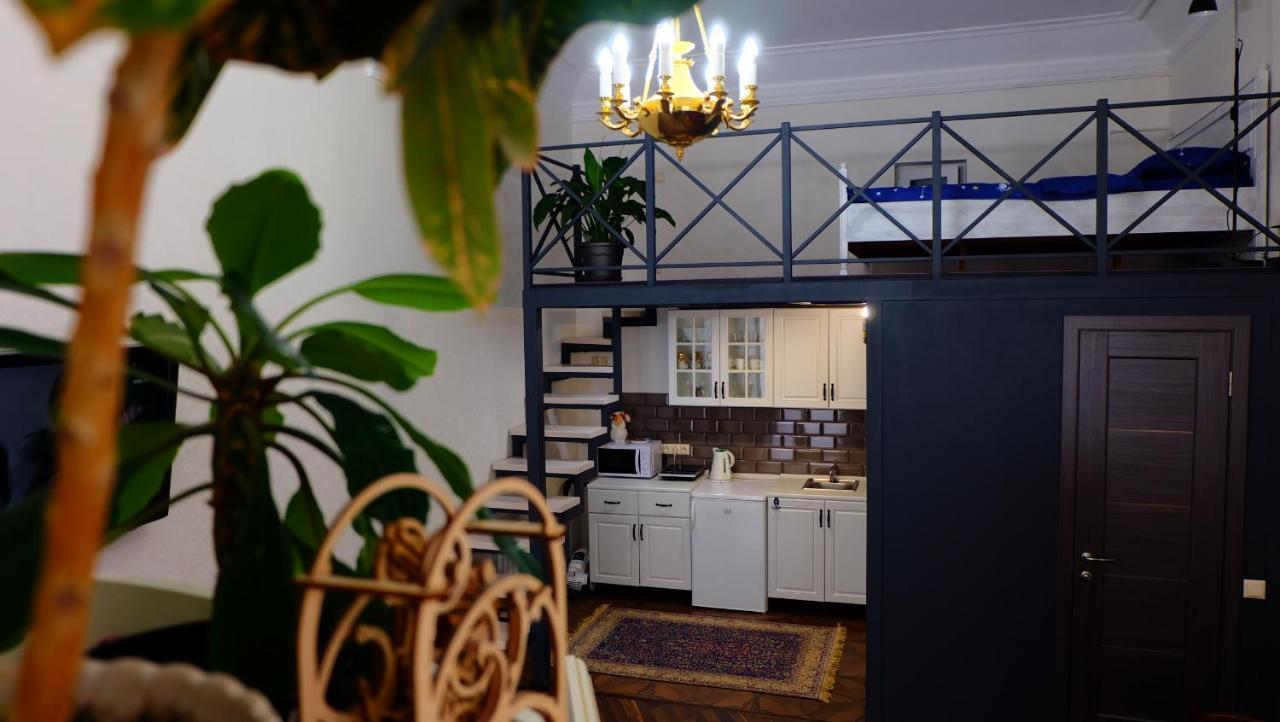 Затишні Апартаменти, Вулиця Дерибасівська, 13 Odesa Exterior photo